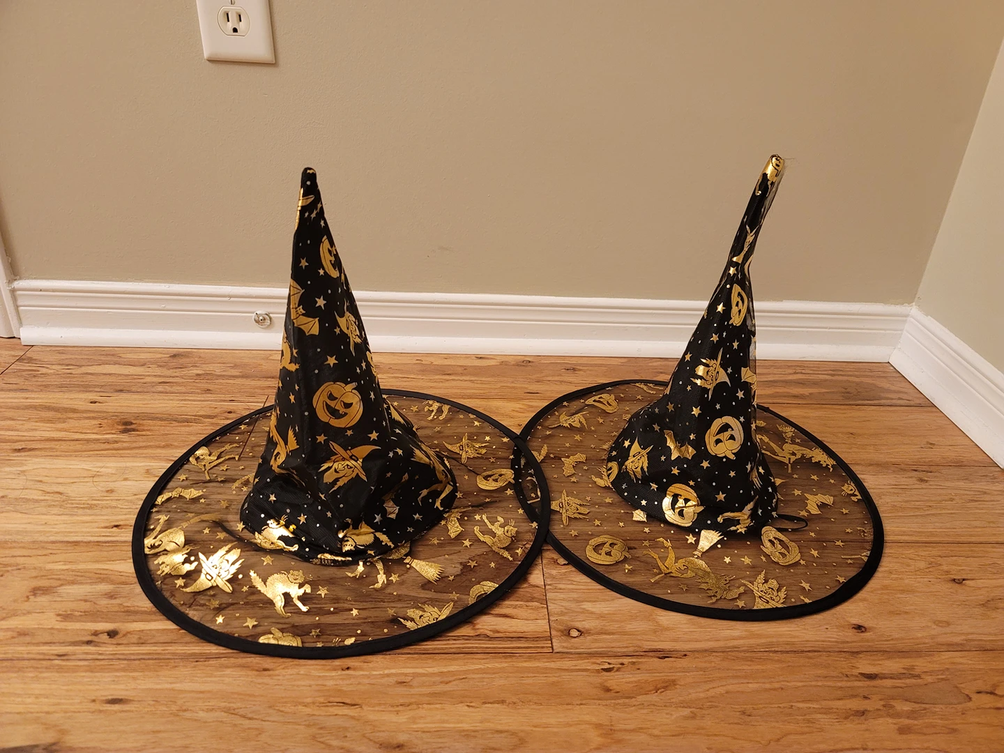 Halloween costumes thumbnail