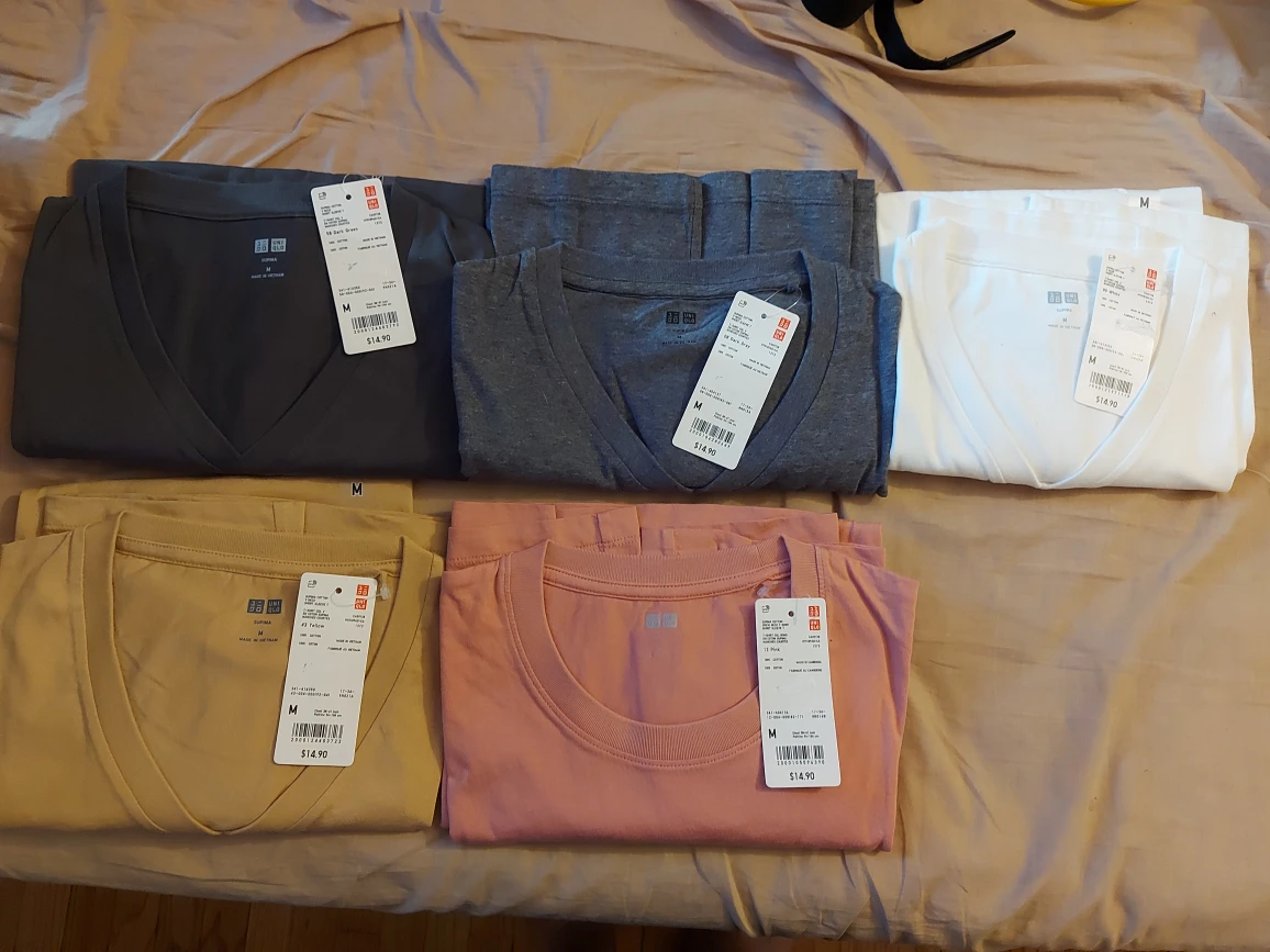 Uniqlo T-shirts thumbnail