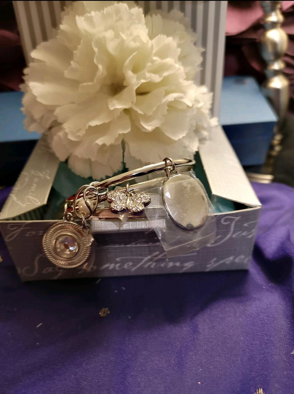 Women's bangles