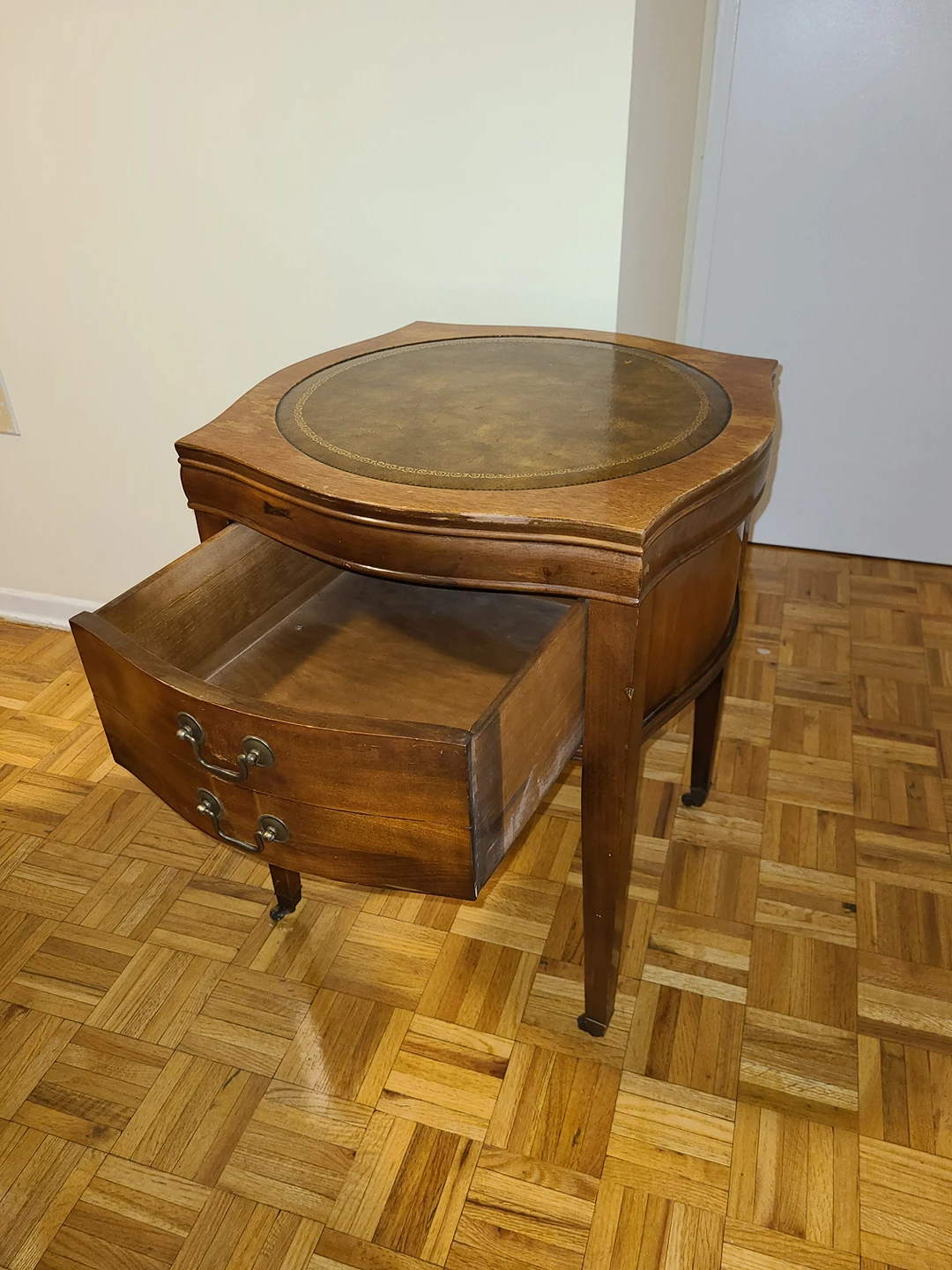 Pair of Vintage Side Tables - photo 2