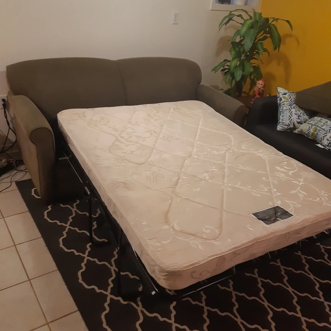 Love Seat Hide a Bed - photo 2