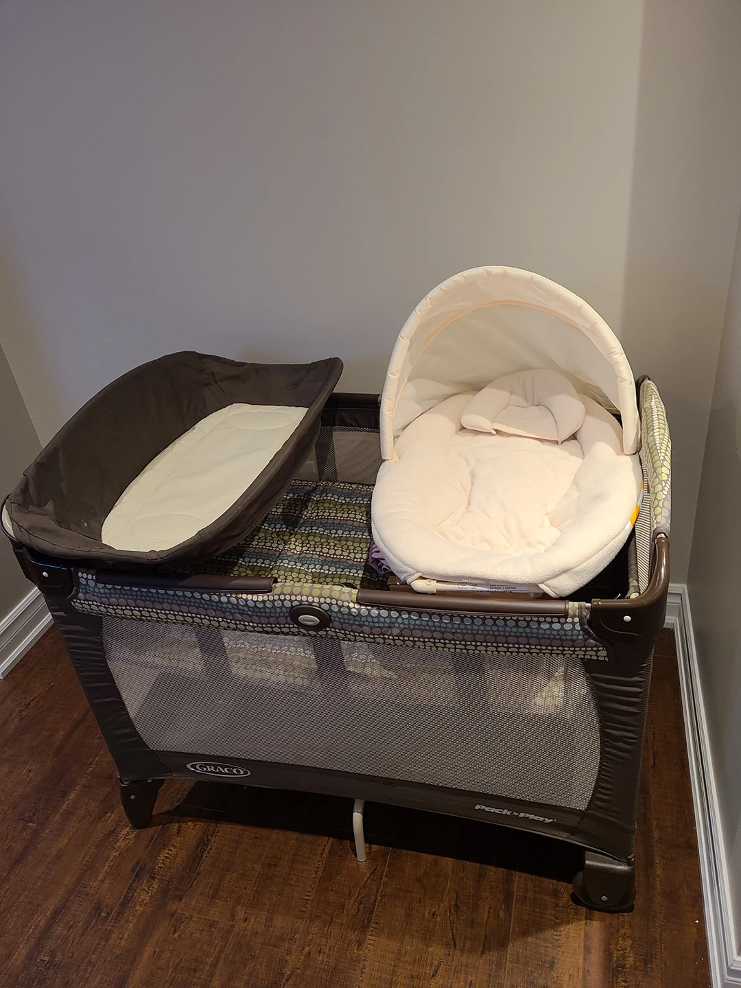 Graco pack and play - photo 2