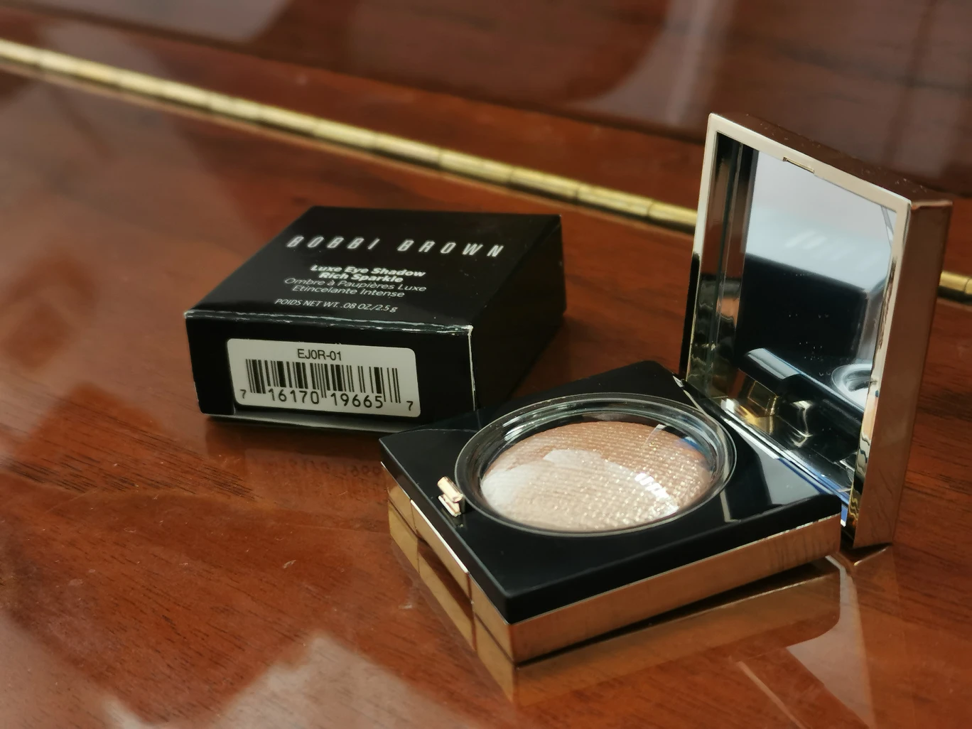 Bobbi Brown luxe rich eyeshadow moonstone