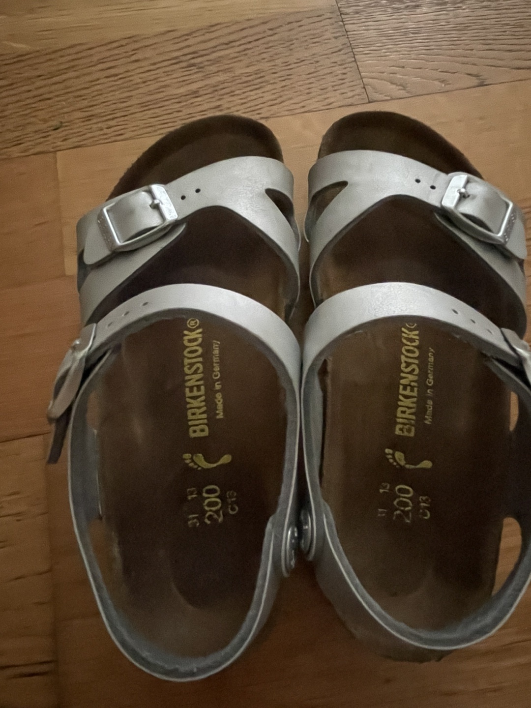Girl’s Birkenstock sandal image indicator(2)