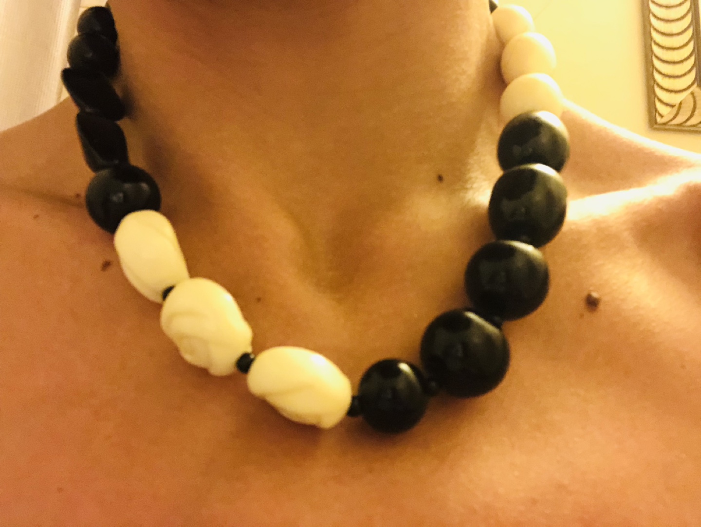 White and Black Necklace thumbnail