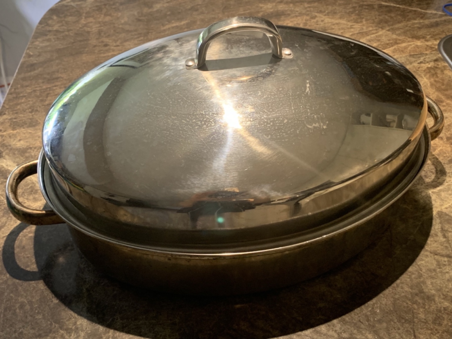 Great stainless steel roasting pan with dome lid