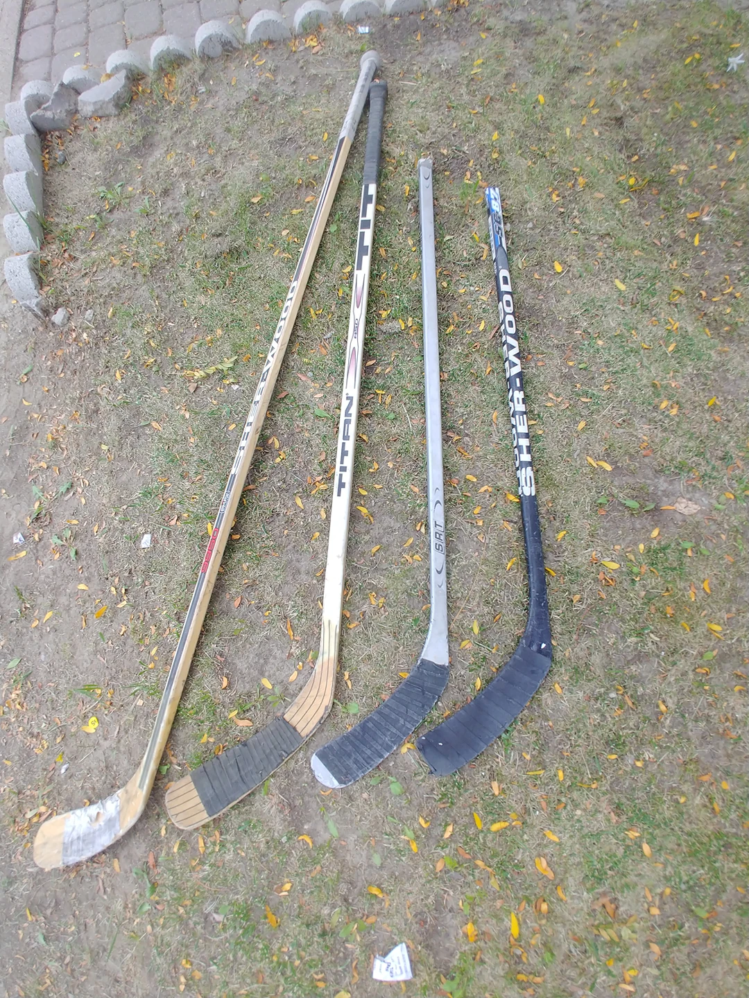 4 hockey sticks thumbnail