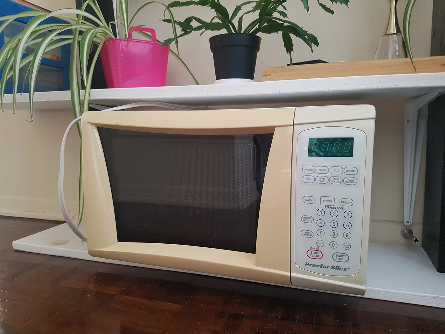 Microwave, 0.6cf ProctorSilex thumbnail