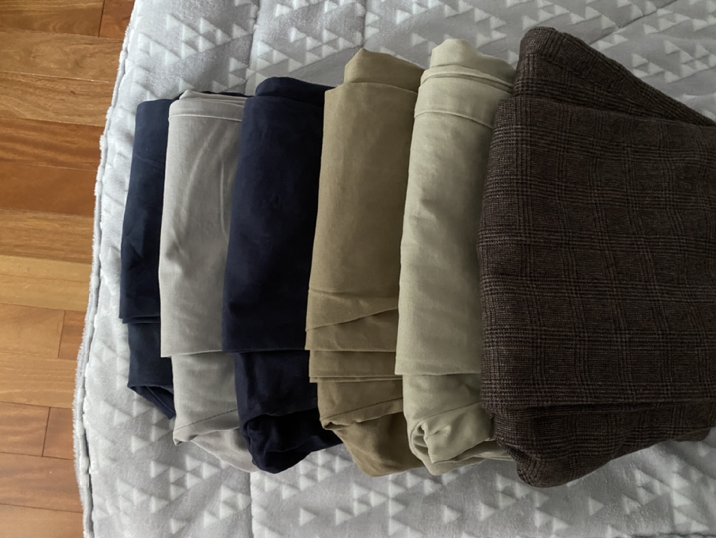 Banana Republic - 6 pairs of Men’s Pants thumbnail