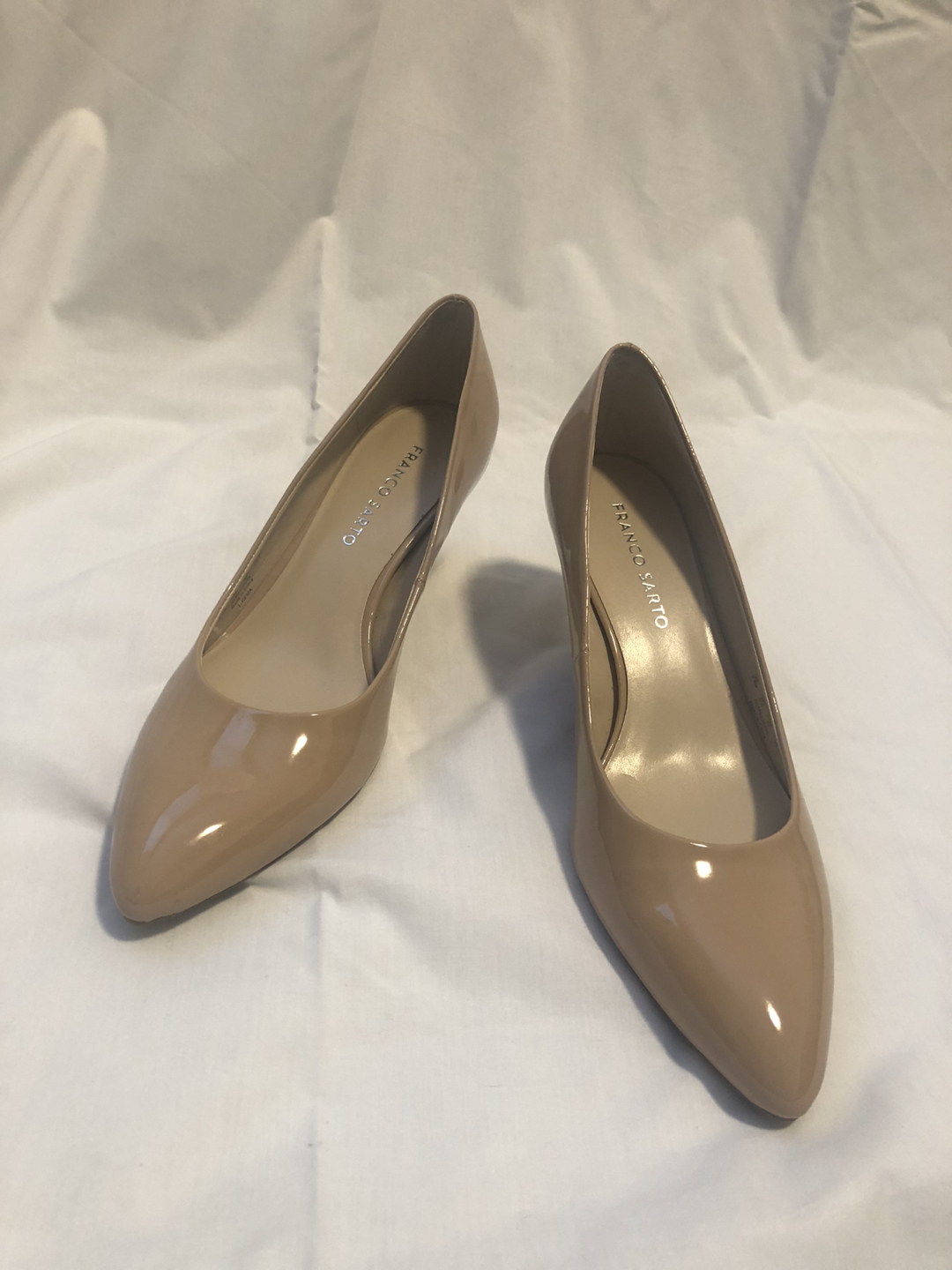 Ladies pumps thumbnail