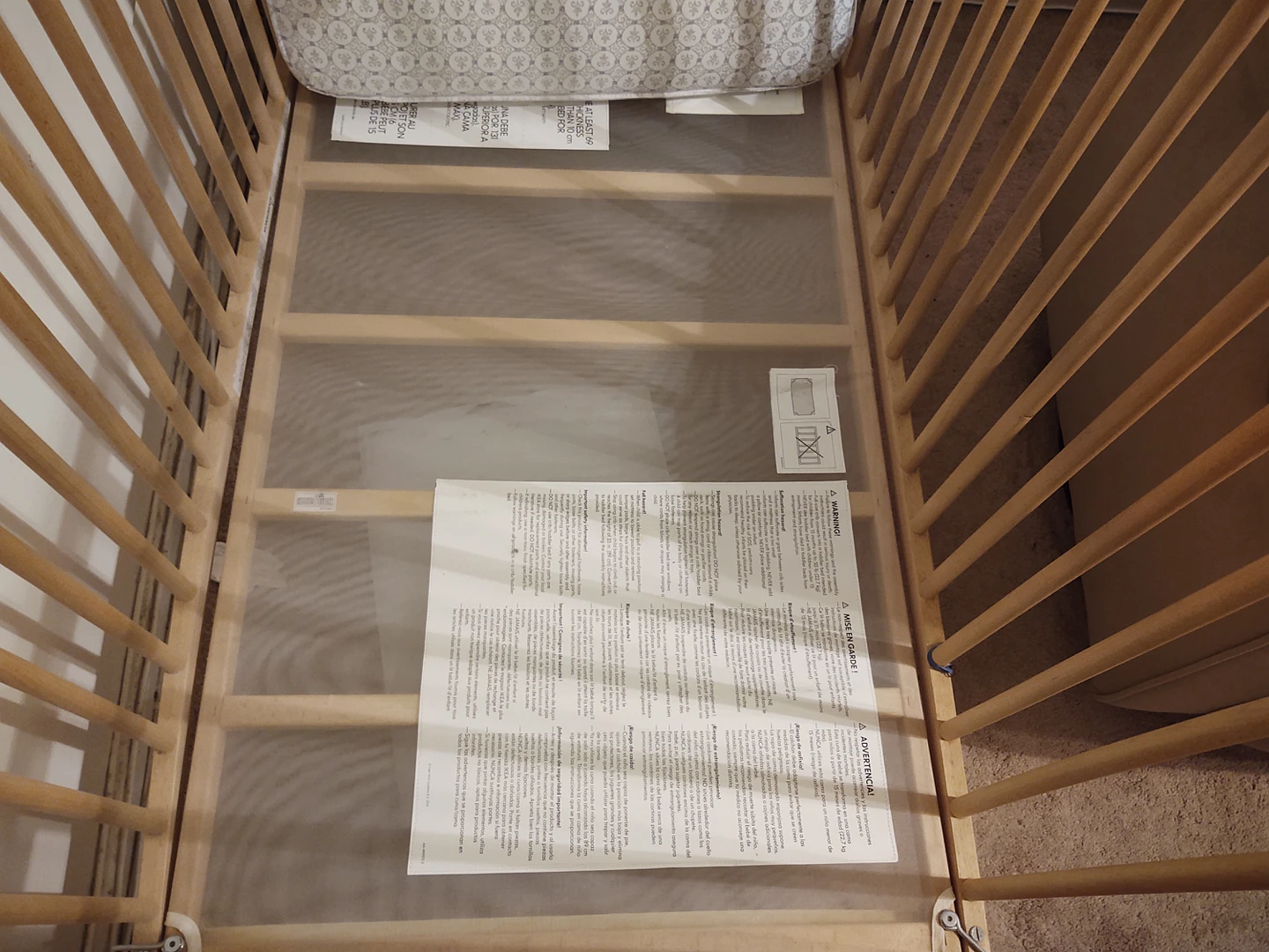 Baby crib and Sealy mattress - photo 4