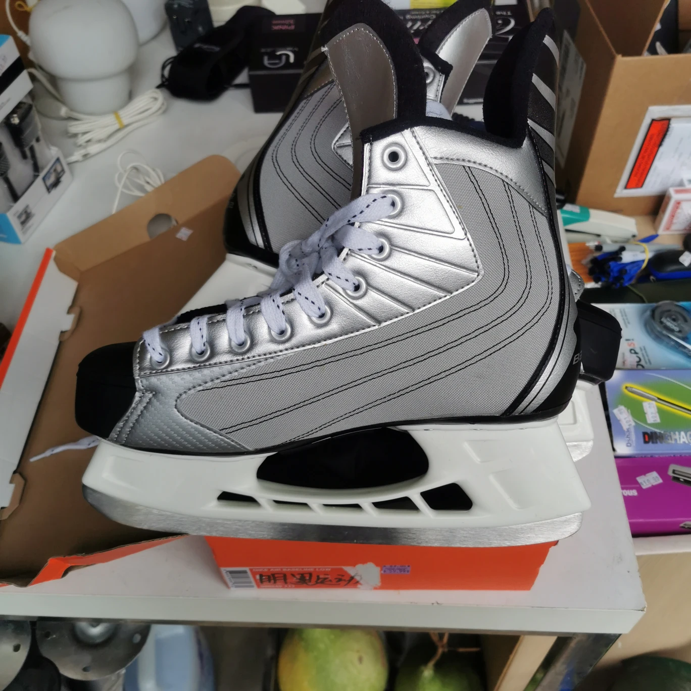 Bauer 22 ice skates~size 10 thumbnail