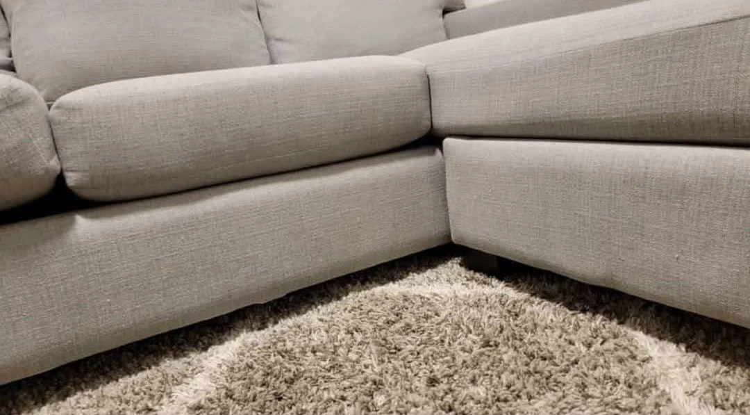 Grey sectional sofa with moveable chaise - photo 4