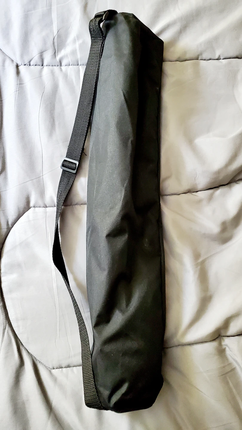 Insignia 58" Lightweight Camera Tripod NEW! image indicator(2)