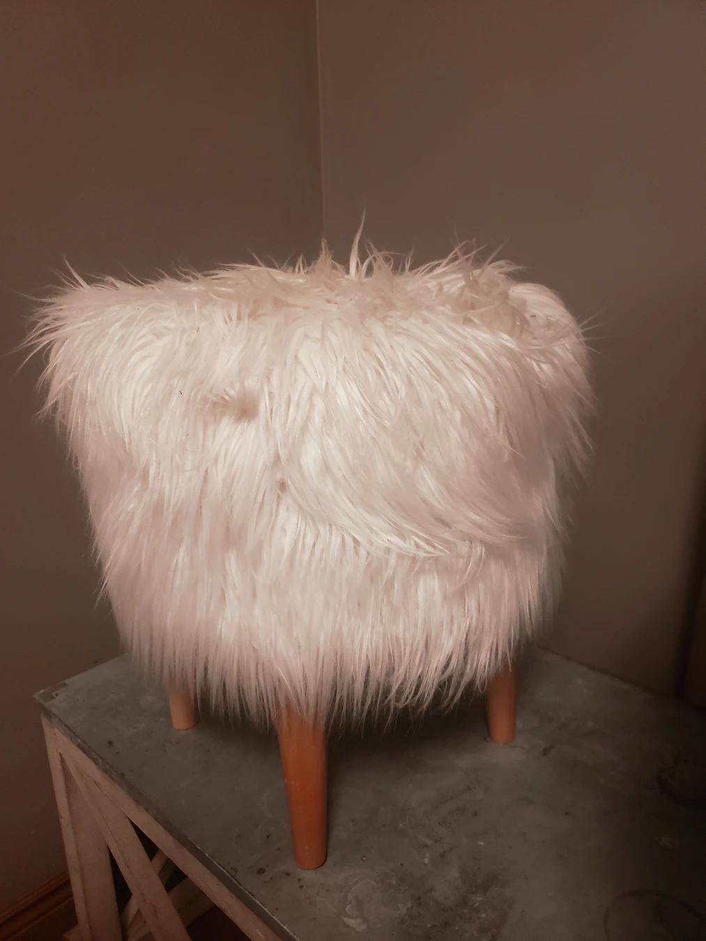 faux fur ottoman - photo 2
