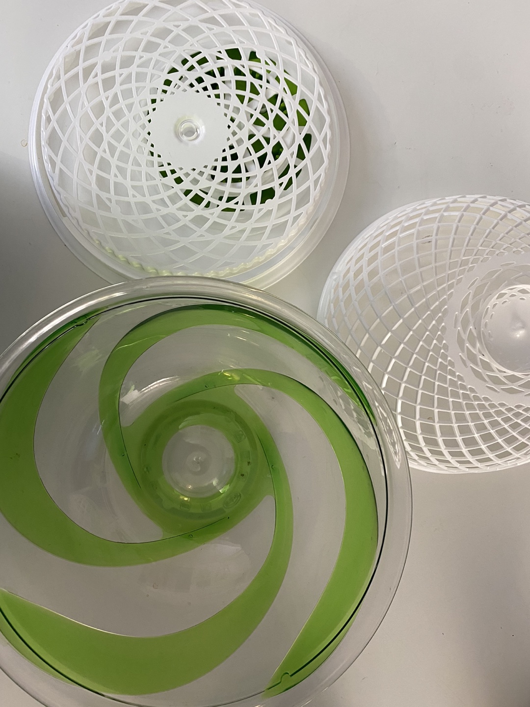 Salad spinner thumbnail