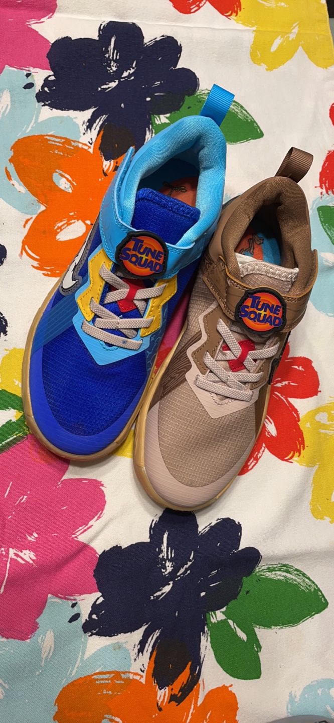 Lebron XVIII tune squad kid’s shoes thumbnail