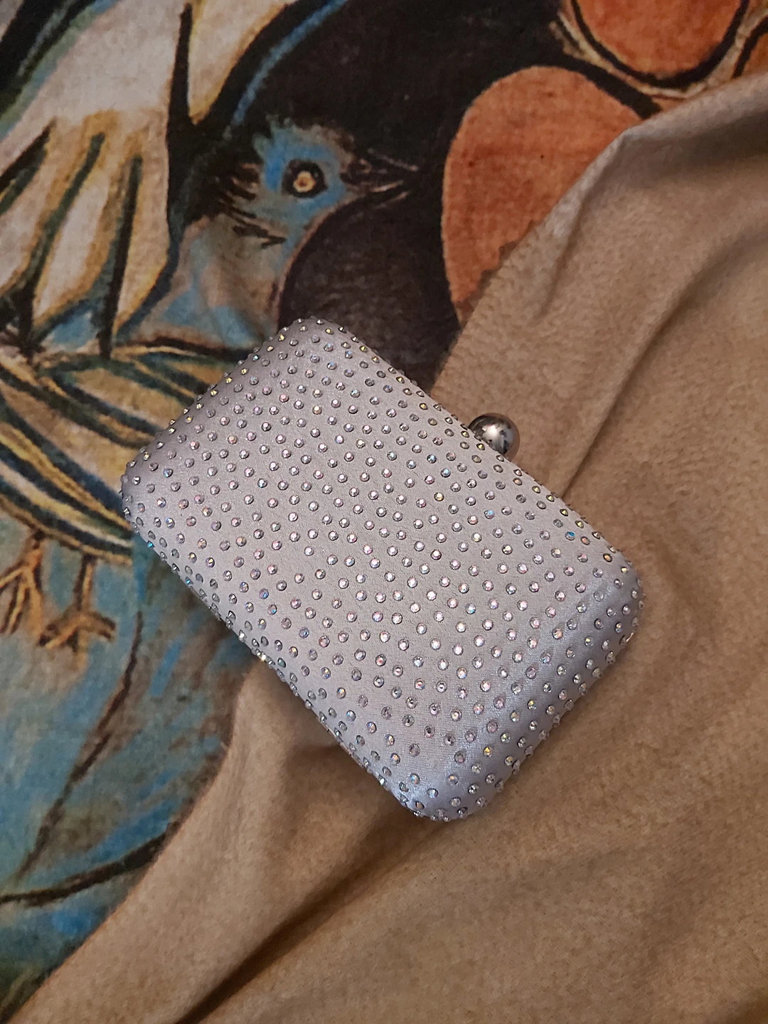 Evening clutch with pave diamonds. image indicator(9)
