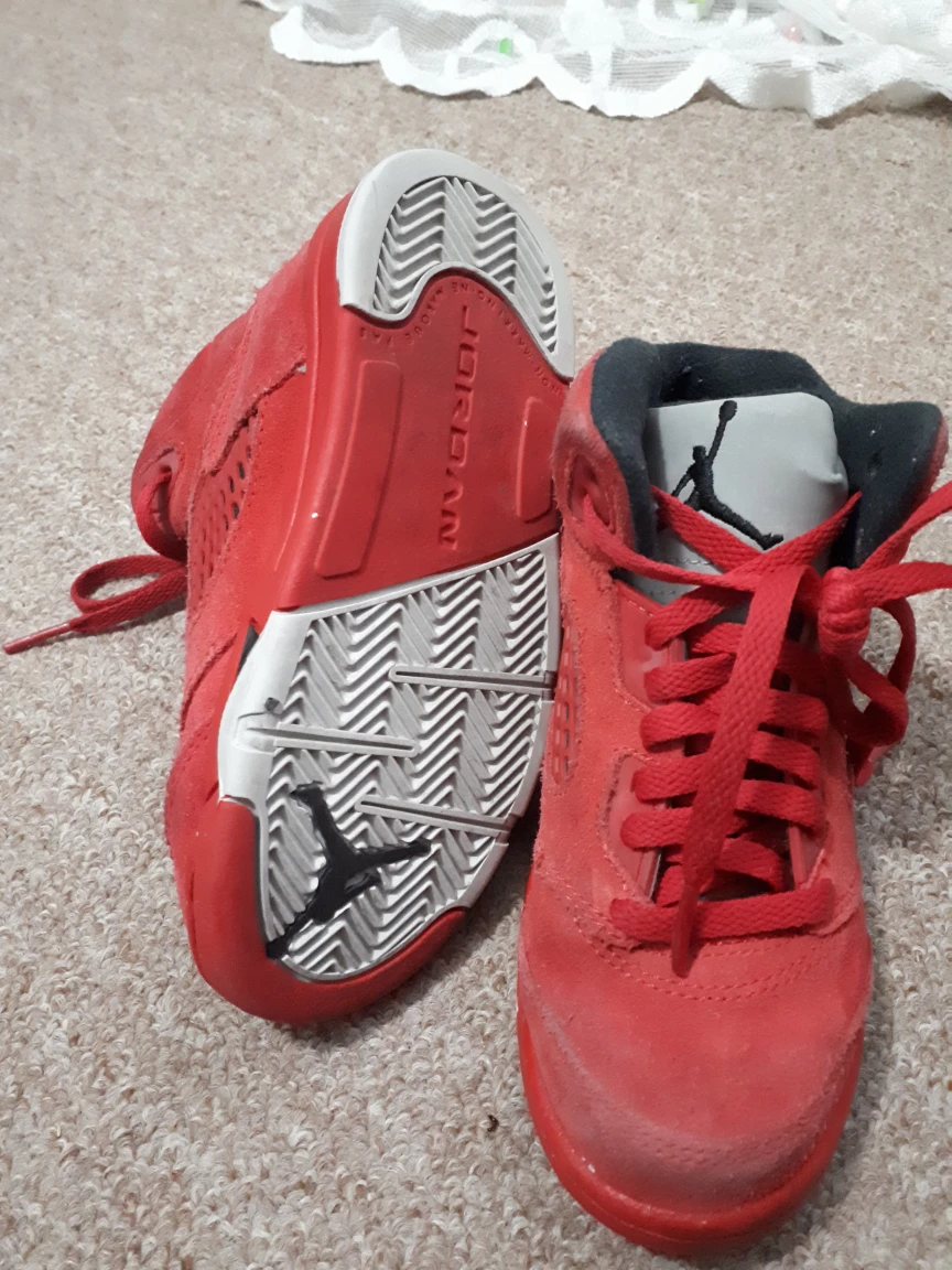 Jordan shoes for a child - photo 2