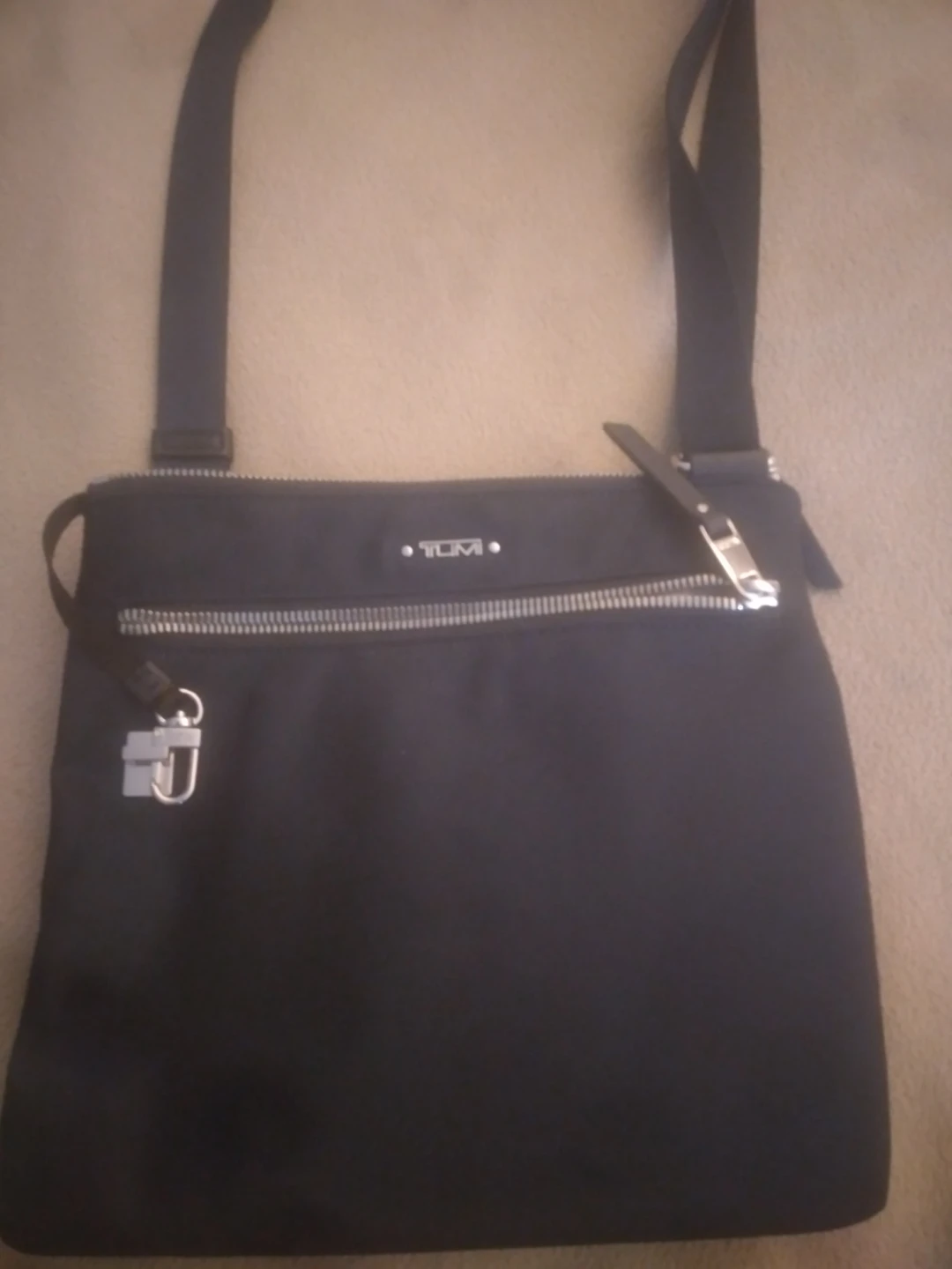 tumi bag thumbnail