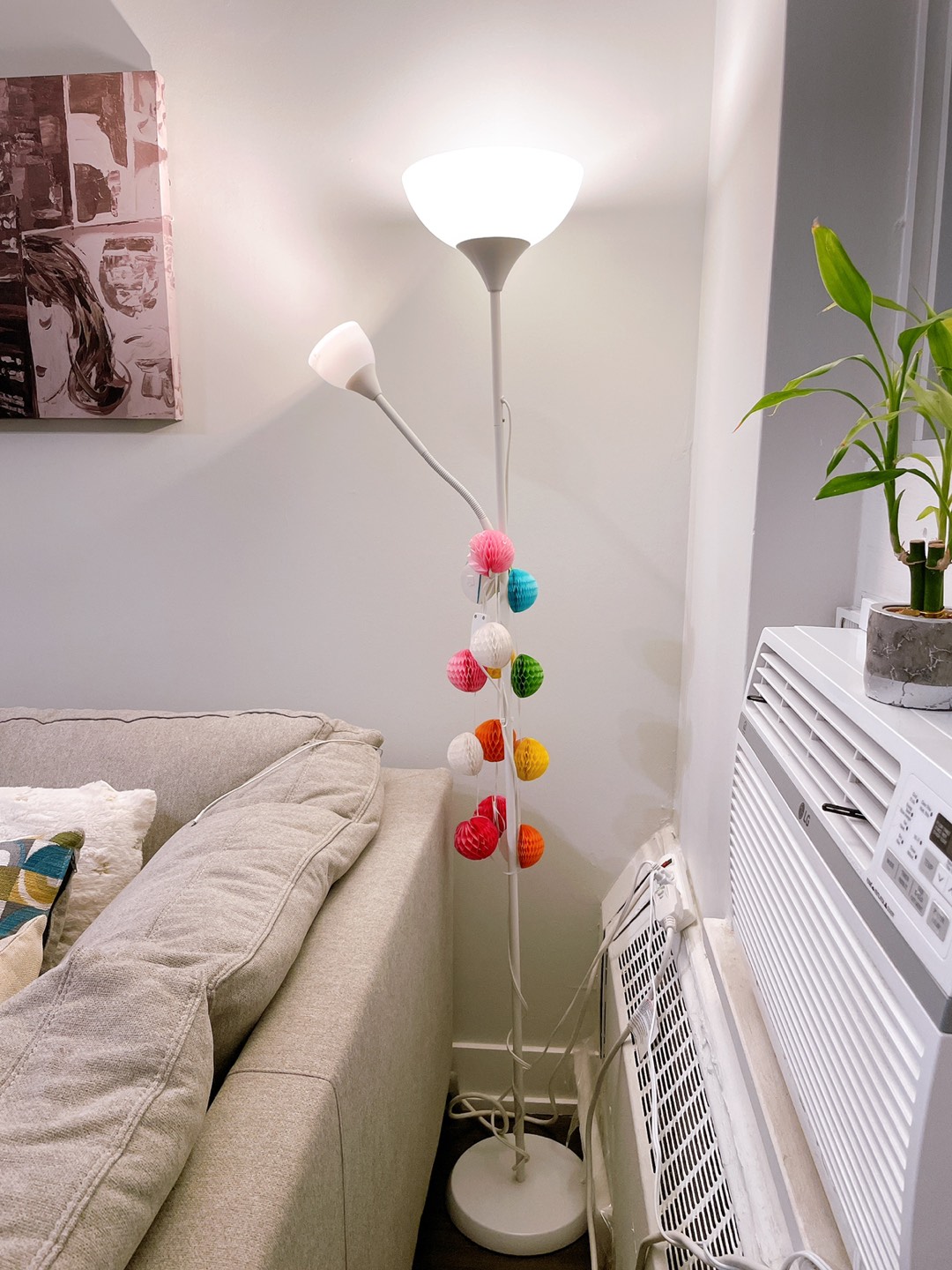 Beautiful yellow lamp with 2bulbs