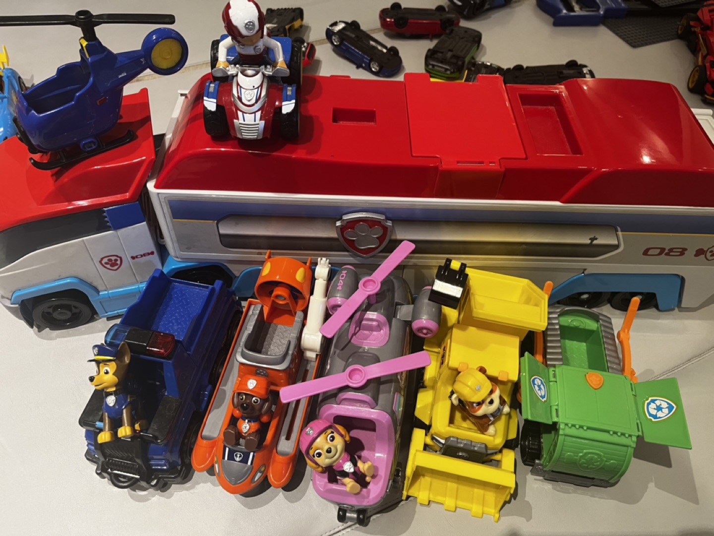 Paw Patrol total toy set+ Ultimate Rescue Truck - photo 2