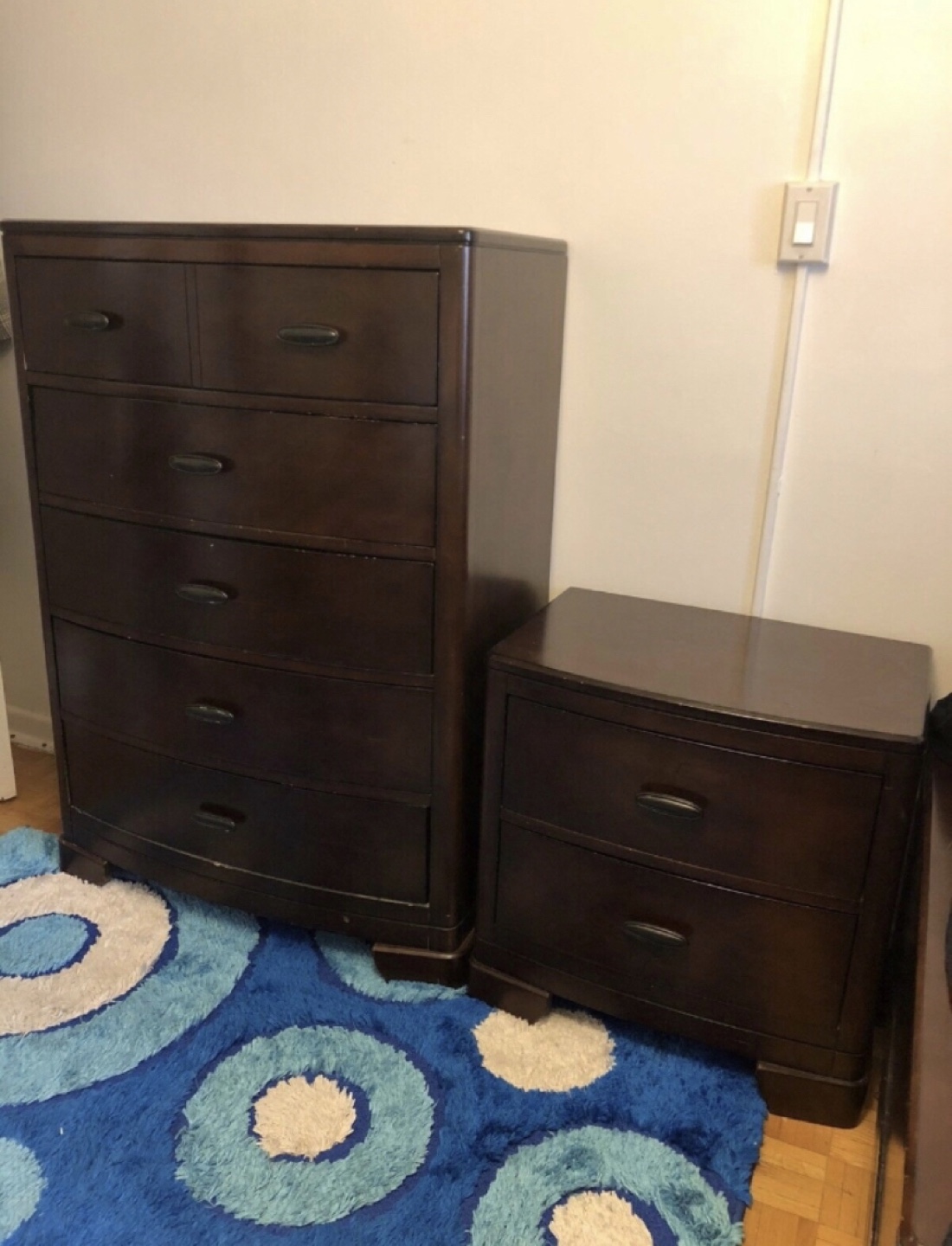 Chest, Bedside table and End table for sale! 3 for $90! SUPER! thumbnail