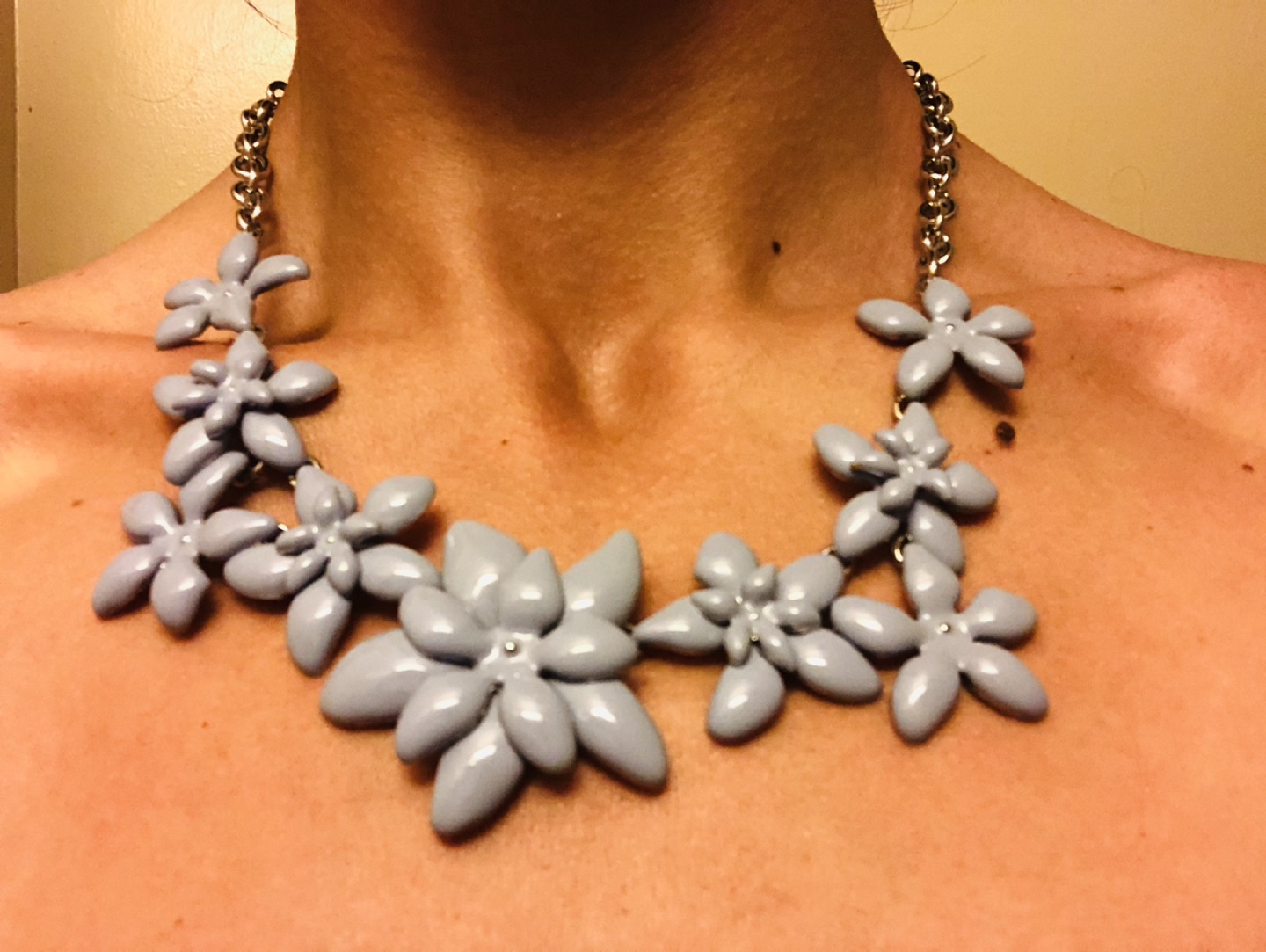Flowery Necklace thumbnail
