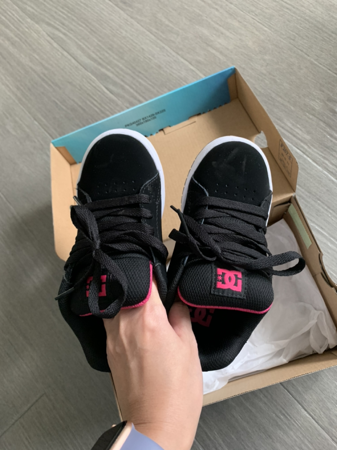 DC girls shoes