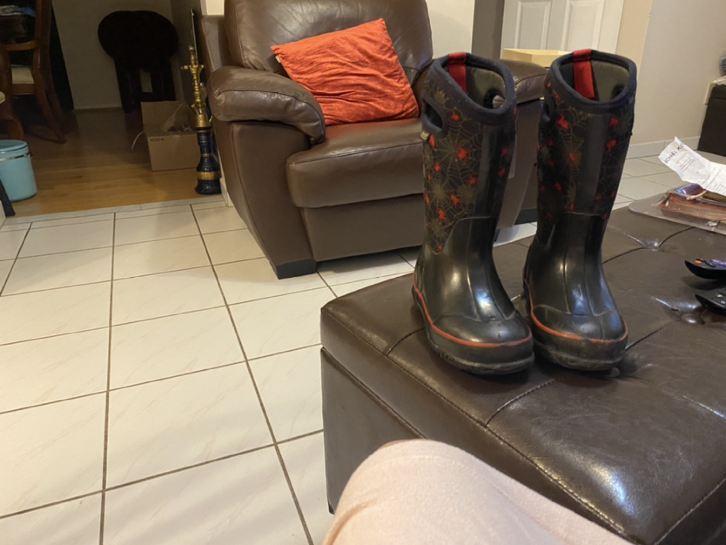 Kids bogs waterproof boots (used) size 11 - photo 2