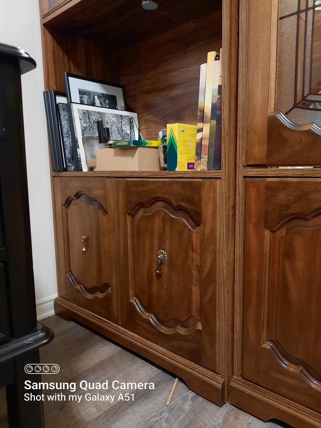 2 Beautiful Wall Units image indicator(8)