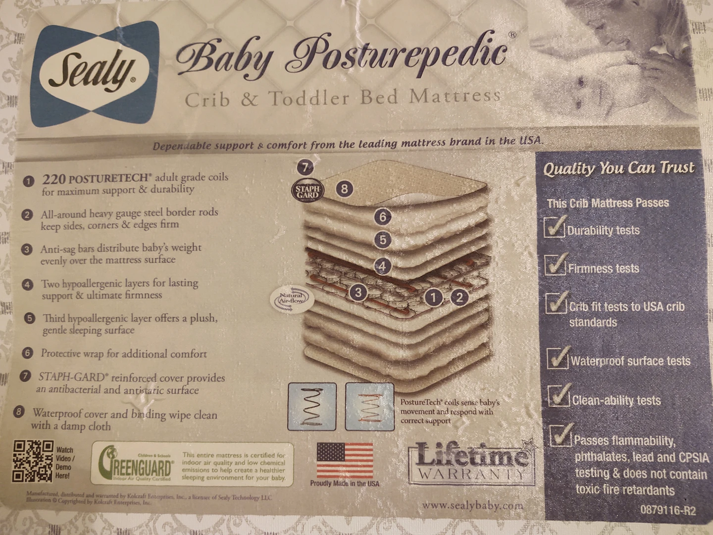 Baby crib and Sealy mattress - photo 3