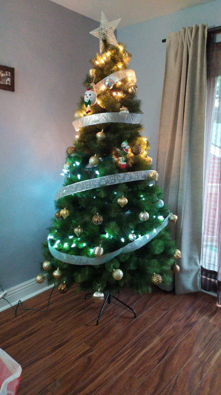 Christmas Tree with decorations thumbnail