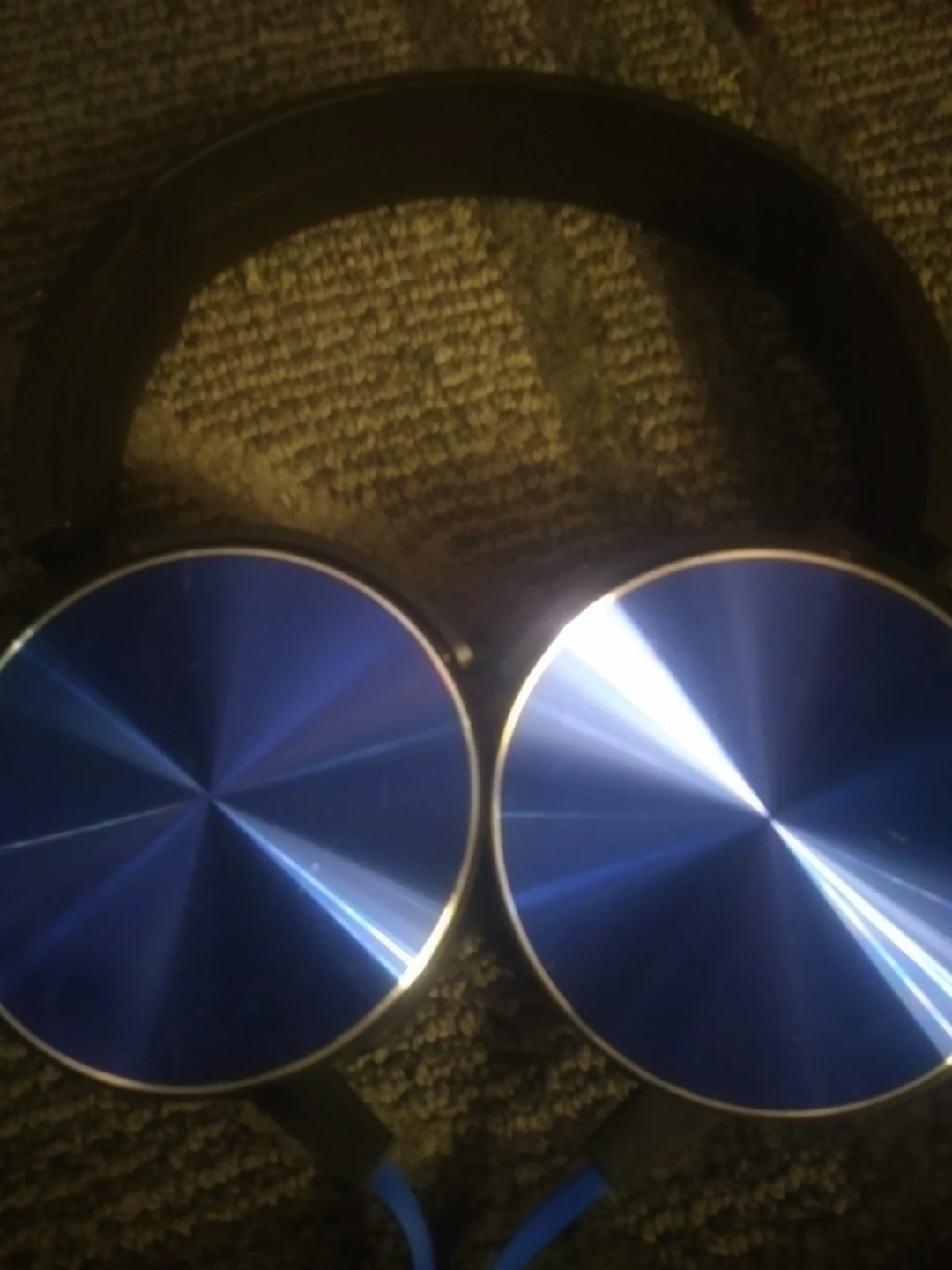 headphones thumbnail