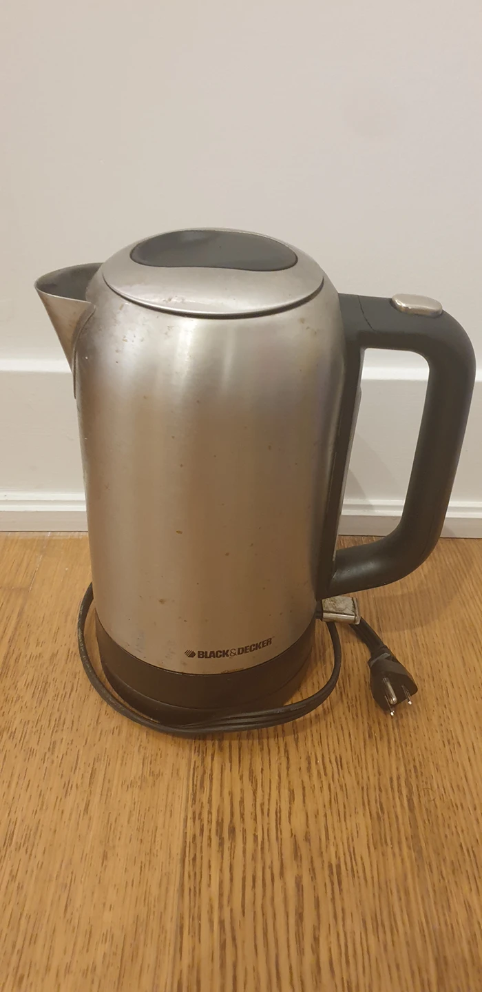 Free B & D cordless electric kettle #freecycle thumbnail