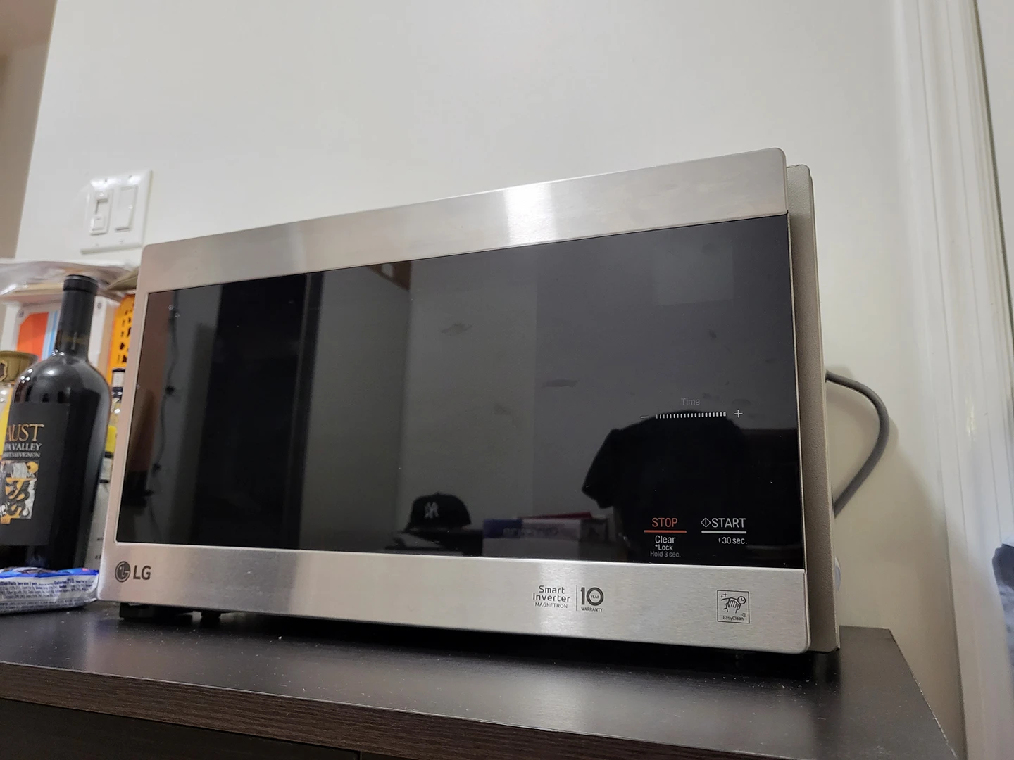 LG 0.9 cu ft Microwave - almost new