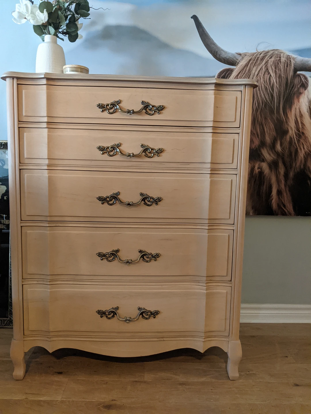 French provincial dresser - photo 4