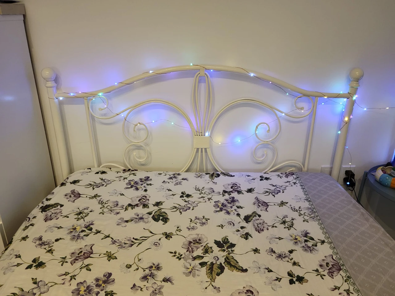 Full size mattress and bed frame - photo 3