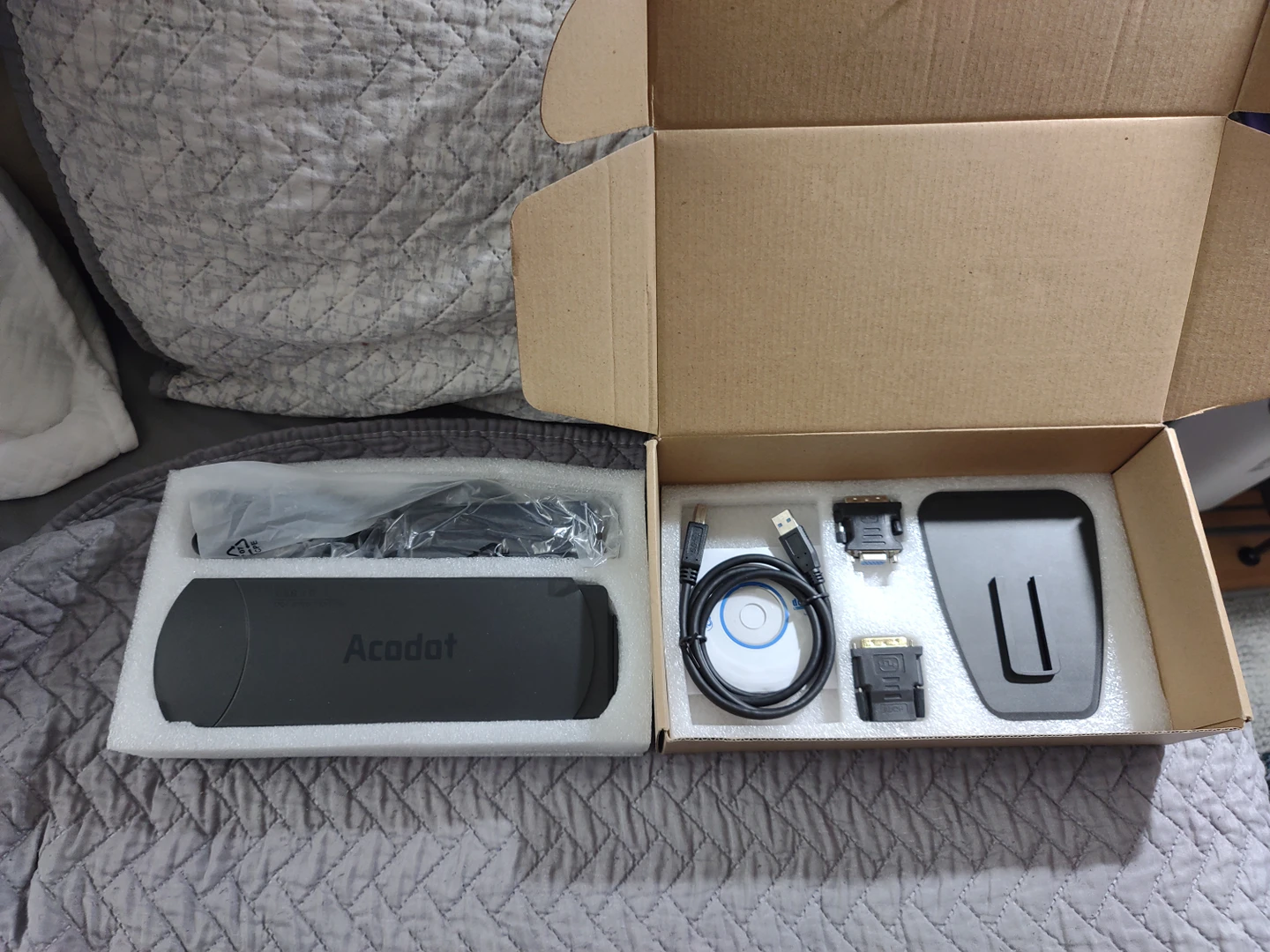 Acodot USB 3.0 Universal Laptop  Docking Station, Dual Monitor image indicator(4)