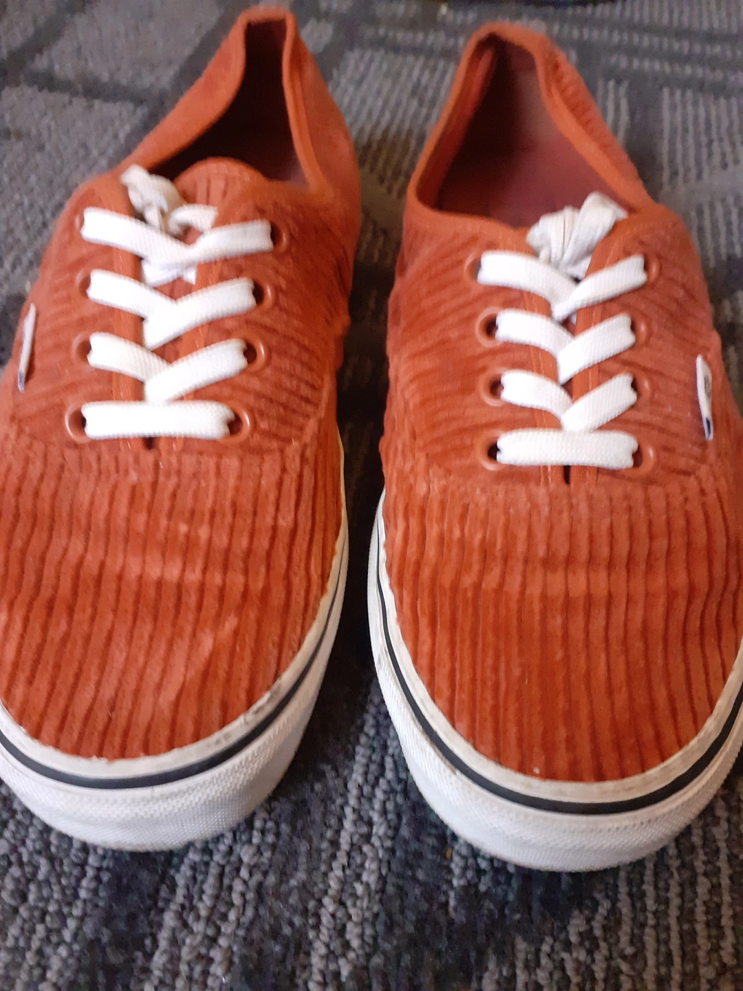 van sneakers thumbnail