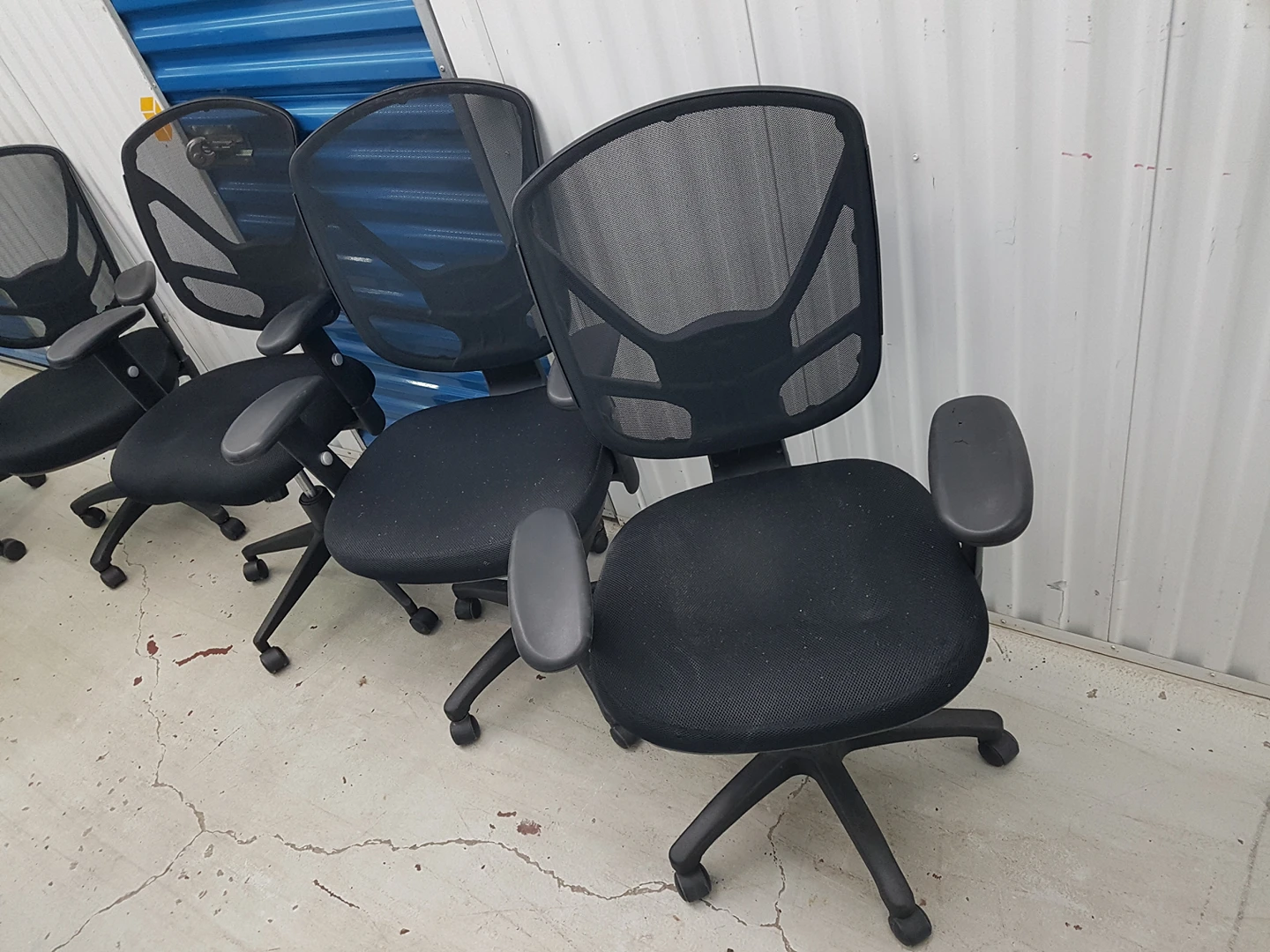 office chairs - photo 2