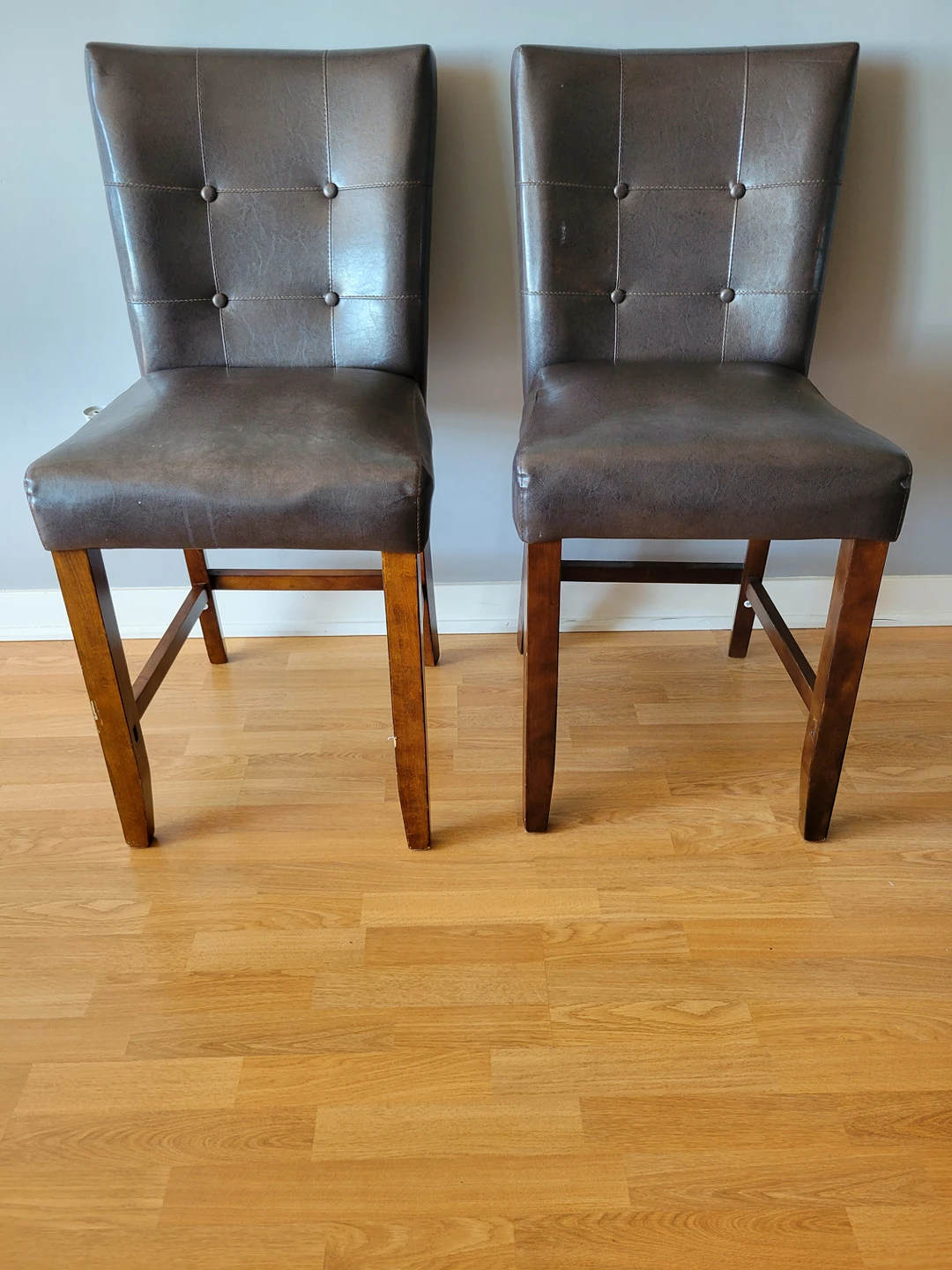 2 bar stool for pickup