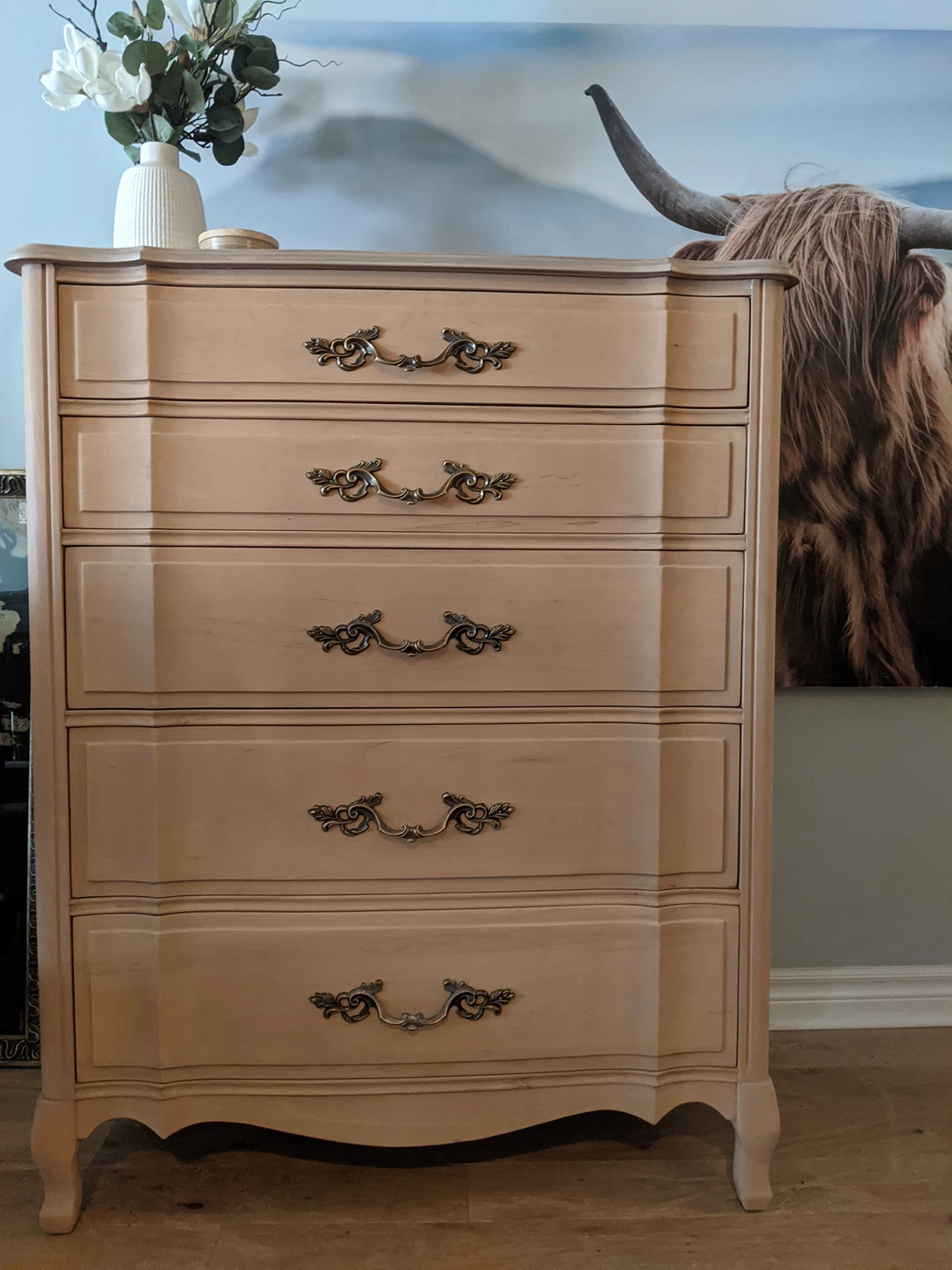 French provincial dresser - photo 2