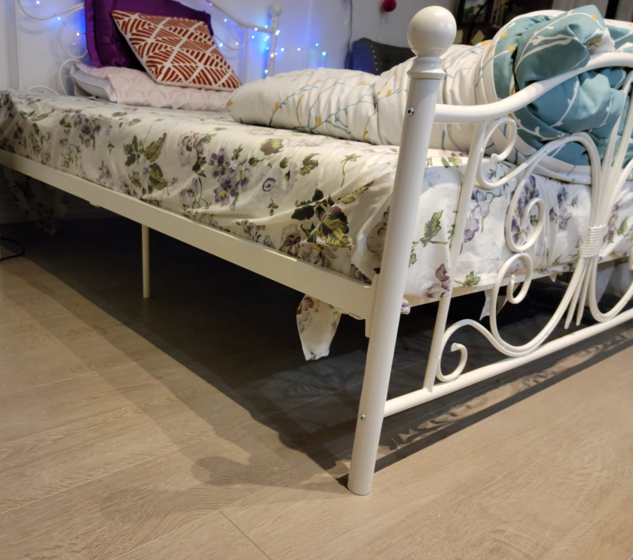 Full size mattress and bed frame - photo 5