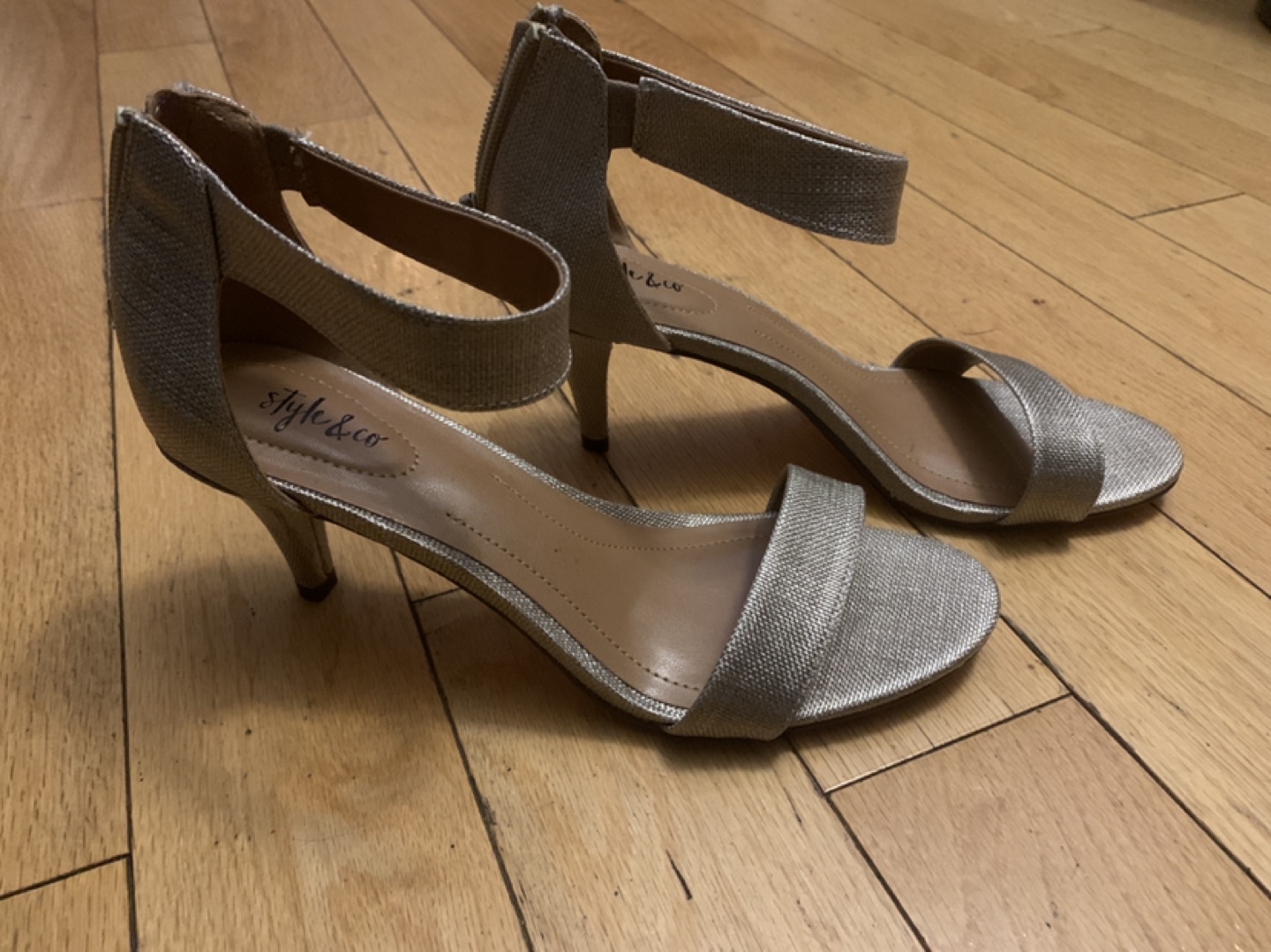Ladies size 8 silver heels thumbnail