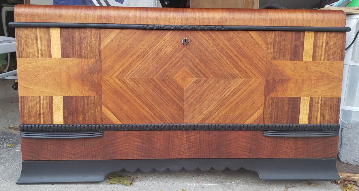 Cedar Chest - Antique image indicator(3)