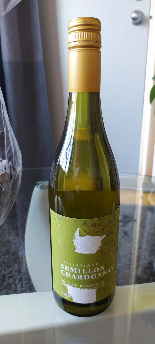 white dealcoholized wine