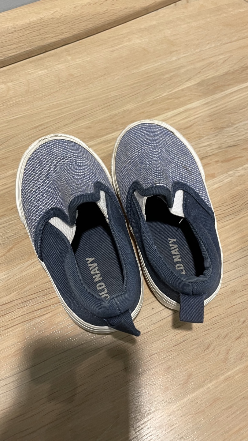 Old Navy kids shoes - photo 2