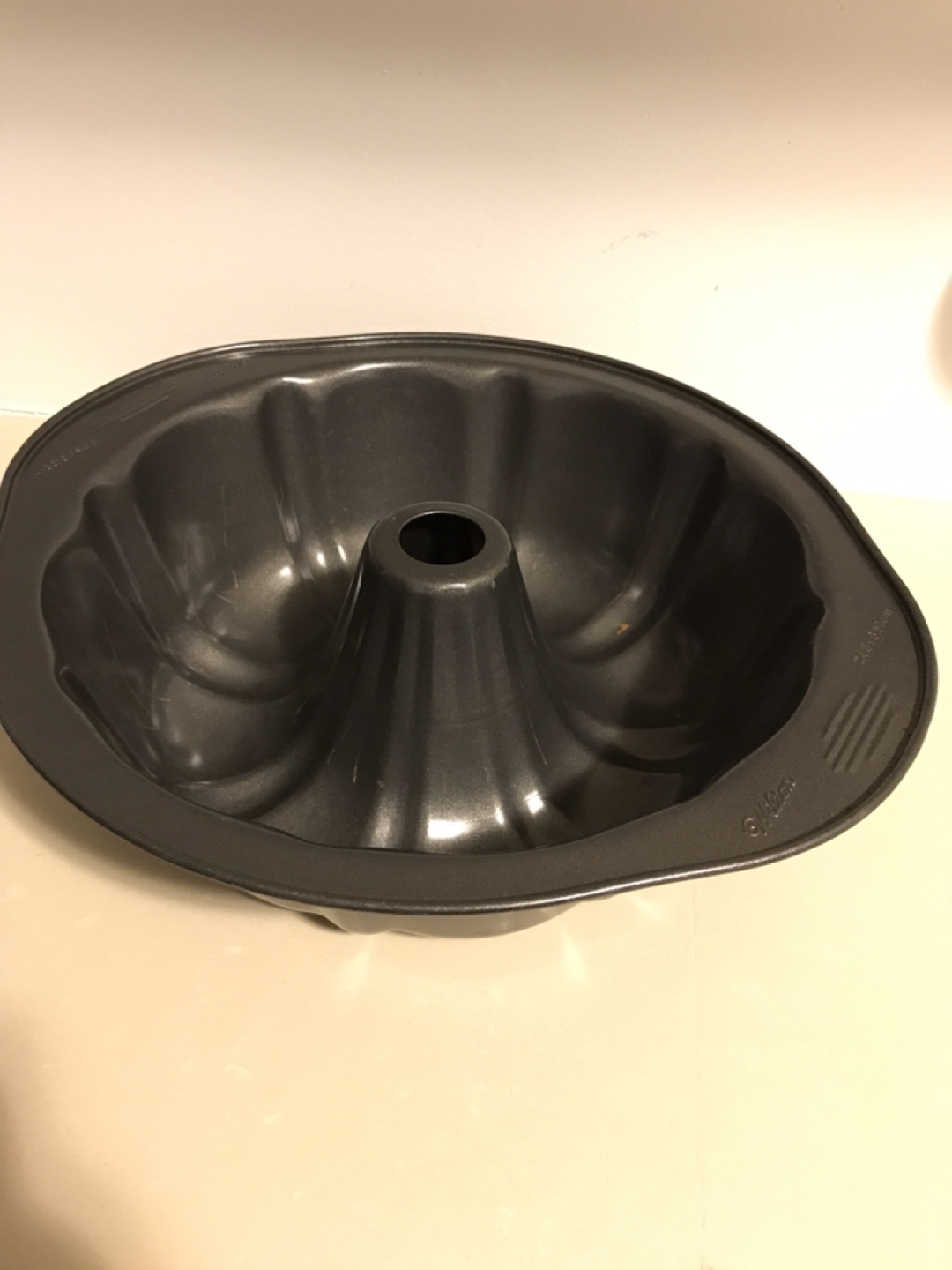 Bundt pan
