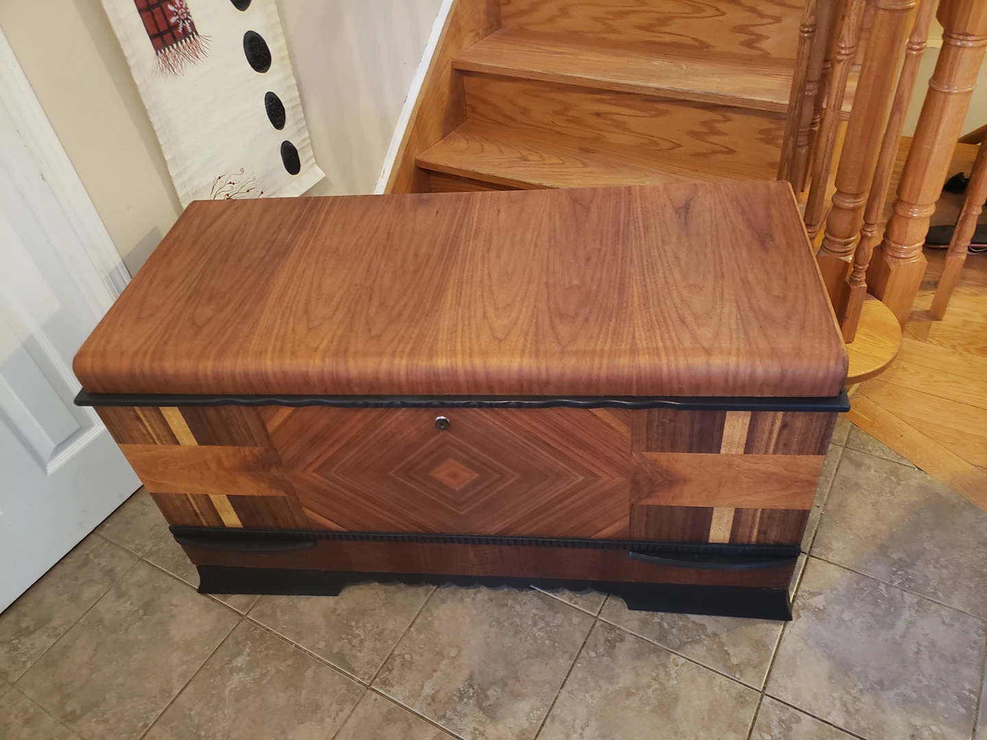 Cedar Chest - Antique image indicator(5)